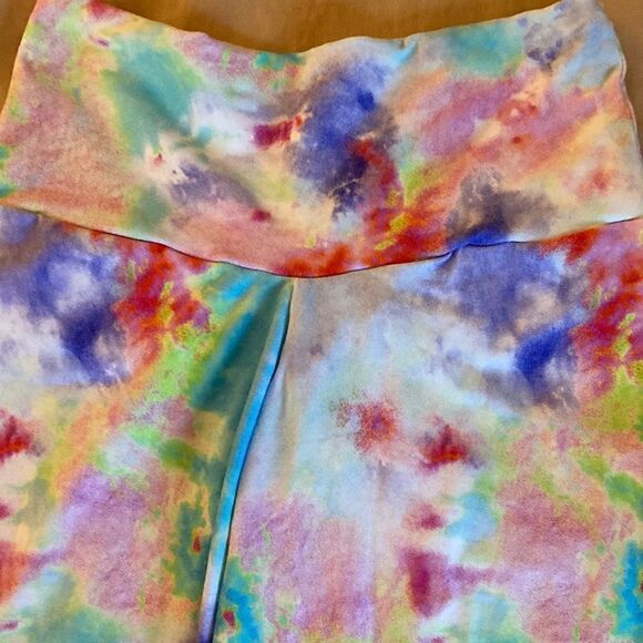 Shape Up Fitness Wear New High Waisted Legging with Rear Detail in Pastel Print. - Picture 2 of 7